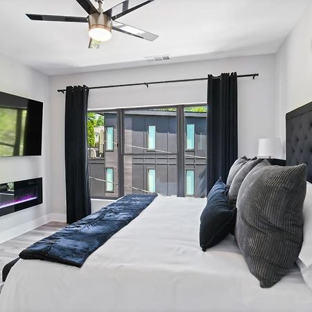 The Red Door - Ultra Modern Atlanta Home - Designedbydom Luaran gambar