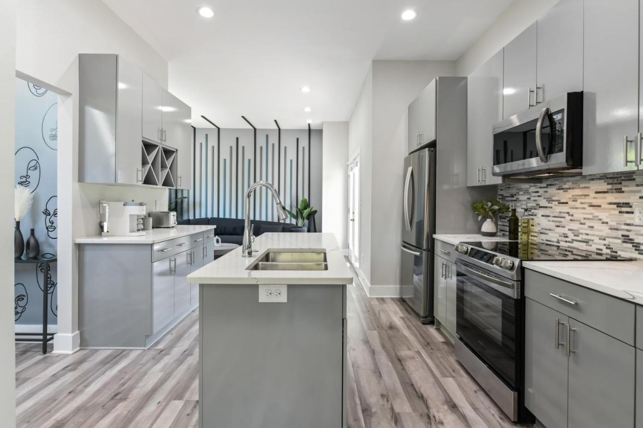 The Red Door - Ultra Modern Atlanta Home - Designedbydom Luaran gambar