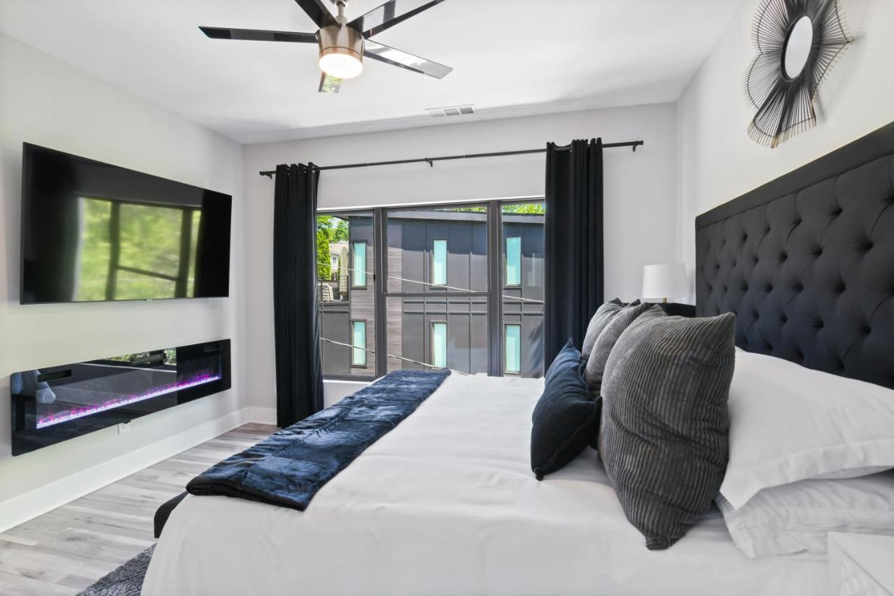 The Red Door - Ultra Modern Atlanta Home - Designedbydom Luaran gambar