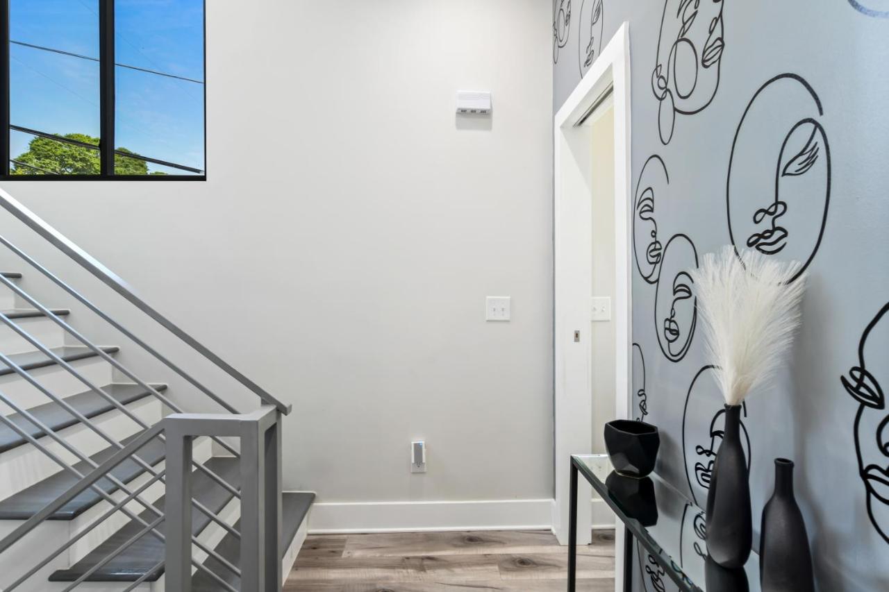 The Red Door - Ultra Modern Atlanta Home - Designedbydom Luaran gambar
