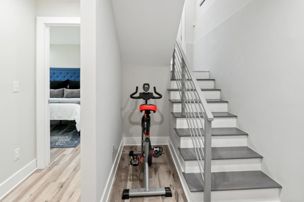 The Red Door - Ultra Modern Atlanta Home - Designedbydom Luaran gambar