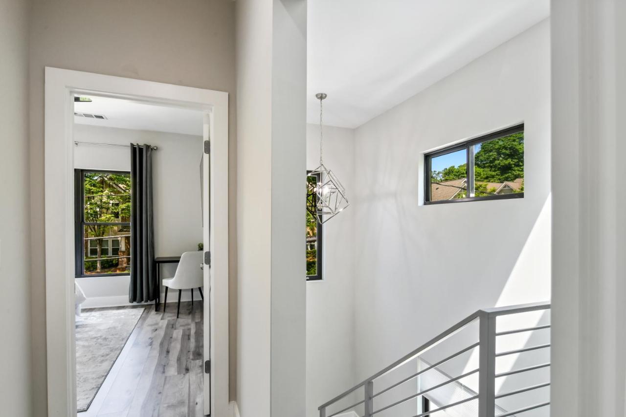 The Red Door - Ultra Modern Atlanta Home - Designedbydom Luaran gambar