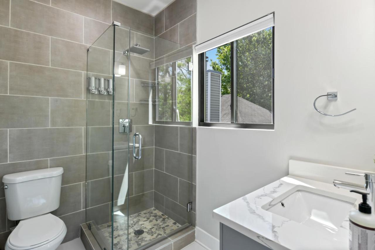 The Red Door - Ultra Modern Atlanta Home - Designedbydom Luaran gambar