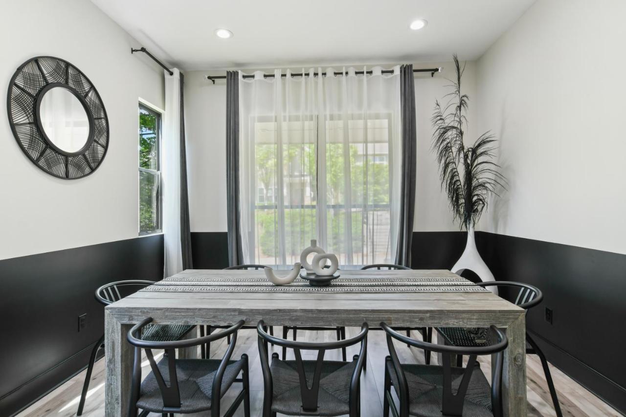 The Red Door - Ultra Modern Atlanta Home - Designedbydom Luaran gambar