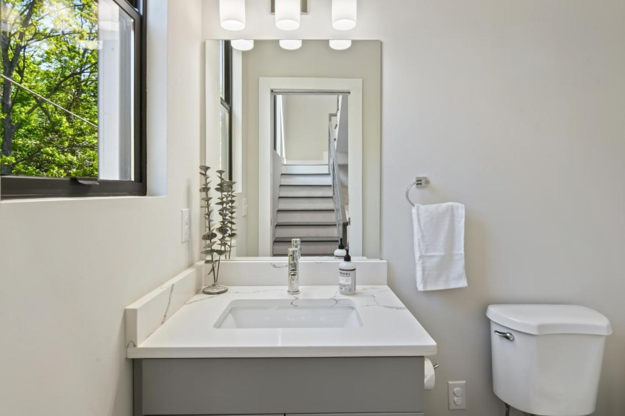The Red Door - Ultra Modern Atlanta Home - Designedbydom Luaran gambar