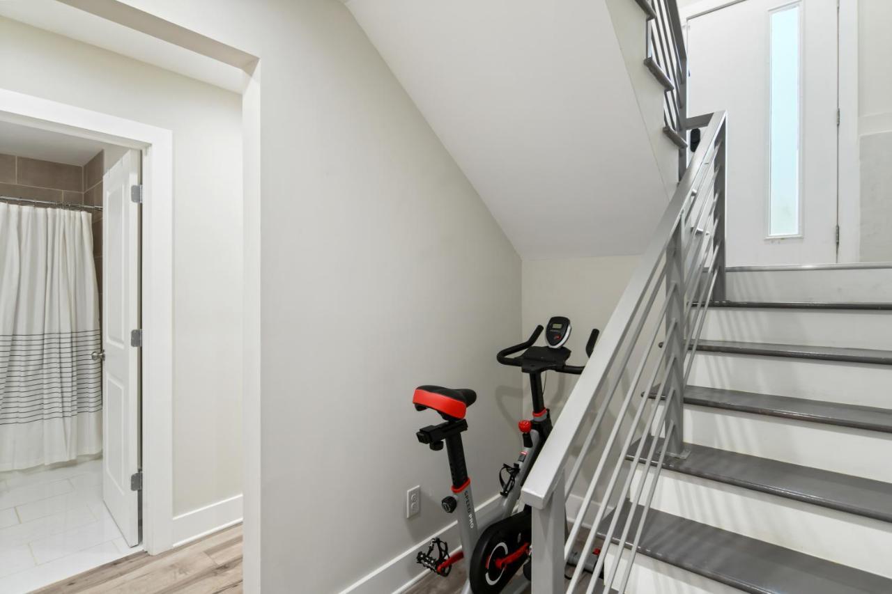 The Red Door - Ultra Modern Atlanta Home - Designedbydom Luaran gambar